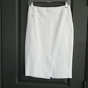 Stretch straight skirt